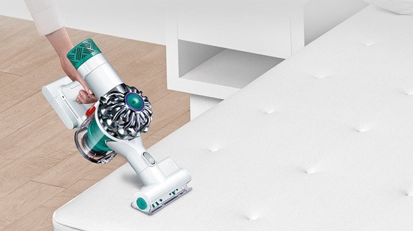 Aspirateur literie : Dyson V6 Mattress ou LG Bedding Cleaner ?