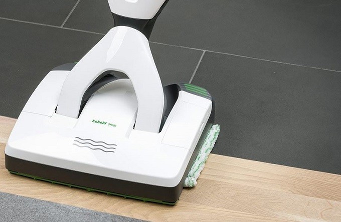 Vorwerk Kobold VK200 : il aspire, ou lave, ou les deux, c’est comme vous voulez en fait !