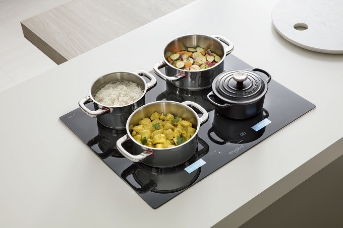 Whirlpool W Collection, une table de cuisson intelligente au toucher