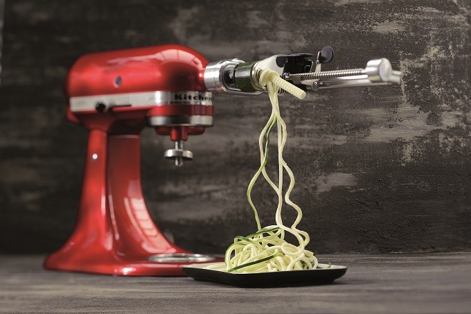 KitchenAid use de l’accessoire pour mettre à jour ses robots