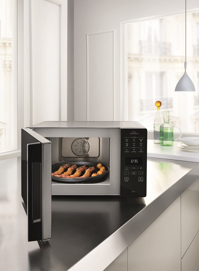 Whirlpool ChefPlus, le four micro-ondes qui fait aussi croustiller les plats