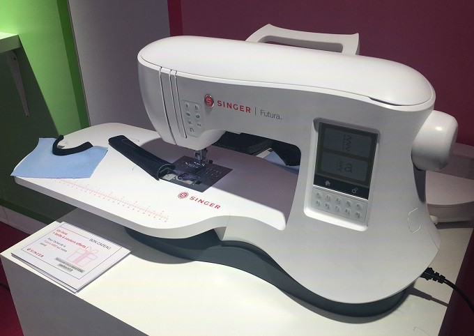 Singer Futura 4400, une machine à coudre qui automatise et facilite la couture
