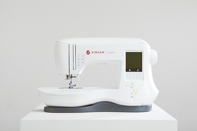 Singer Futura 4400, une machine à coudre qui automatise et facilite la couture