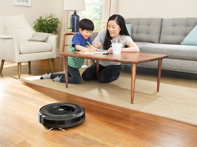 Roomba e5 iRobot, l'aspirateur robot qui entretient et s'entretient facilement