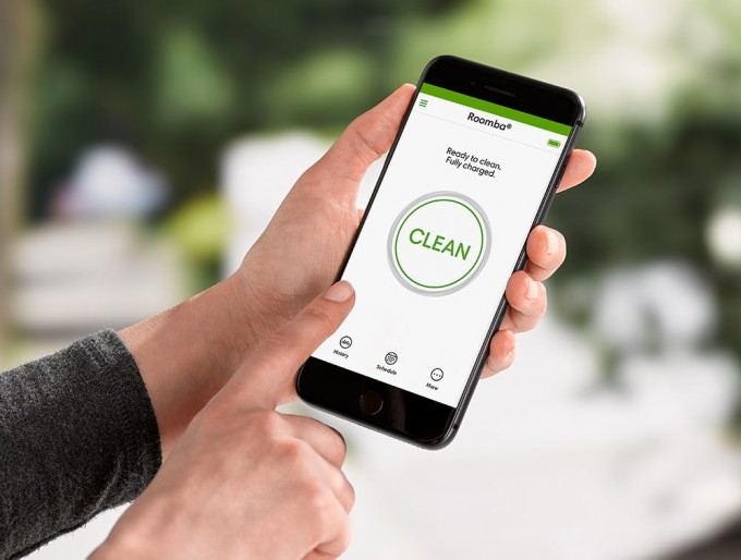 iRobot Roomba e5, le robot connecté qui aspire, assainit et adore les animaux