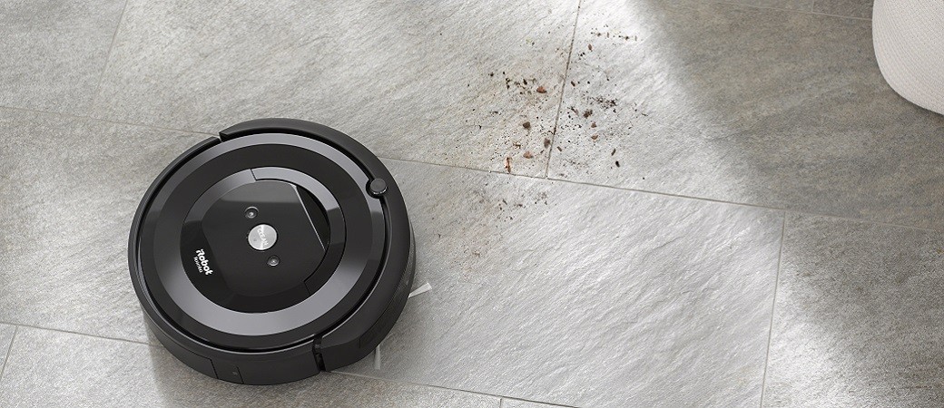 iRobot Roomba e5, le robot connecté qui aspire, assainit et adore les animaux