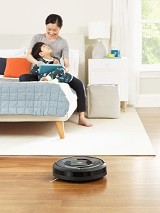 iRobot Roomba e5, le robot connecté qui aspire, assainit et adore les animaux