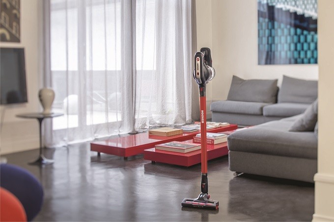 Hoover H-Free, l' aspirateur-balai multifonctions qui tient seul debout !