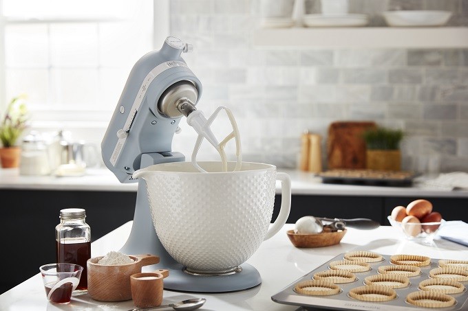 Pour ses 100 ans, kitchenAid lance le robot Héritage en mode vintage