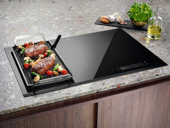 Electrolux SensePro, la table induction avec sonde de cuisson sans fil