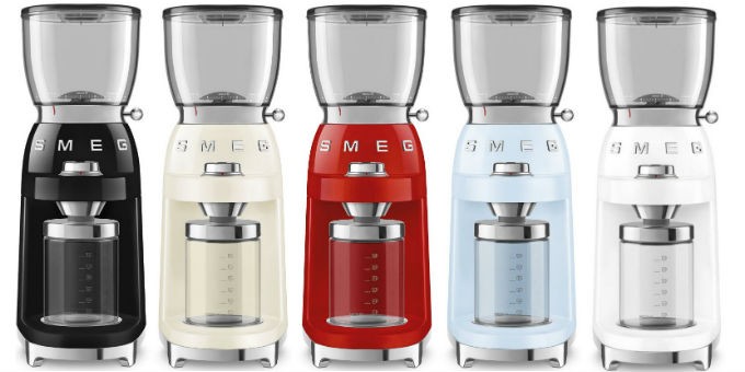 Smeg CGF01, un broyeur à café sacrément looké