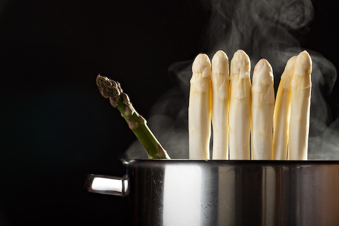 Bien cuisiner les asperges, les conseils de notre cheffe à domicile