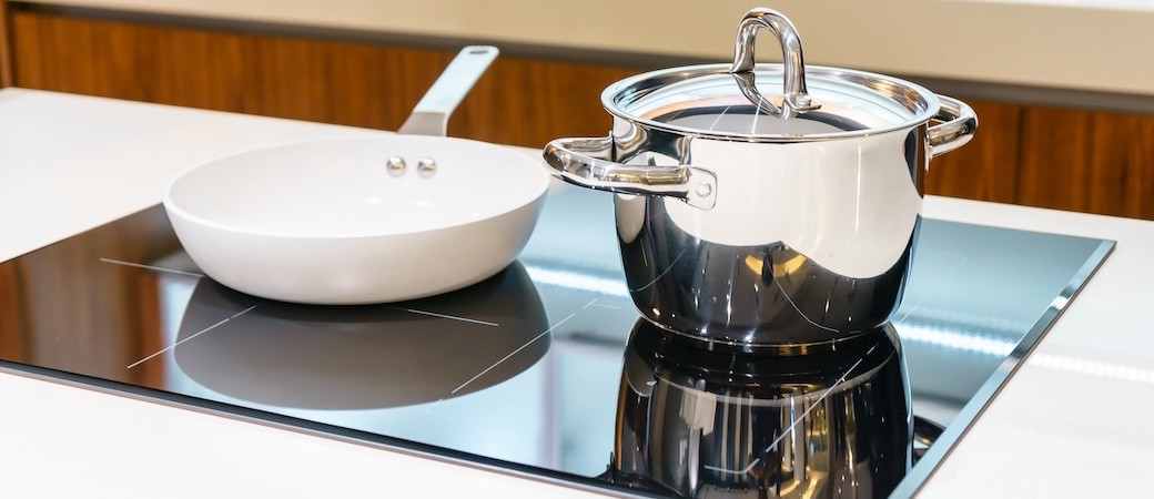 Cuisson à induction, comment choisir la bonne plaque pour sa cuisine ?