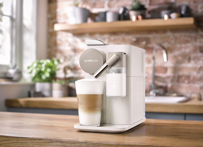 Delonghi Lattissima One, compacte et compatible Nespresso