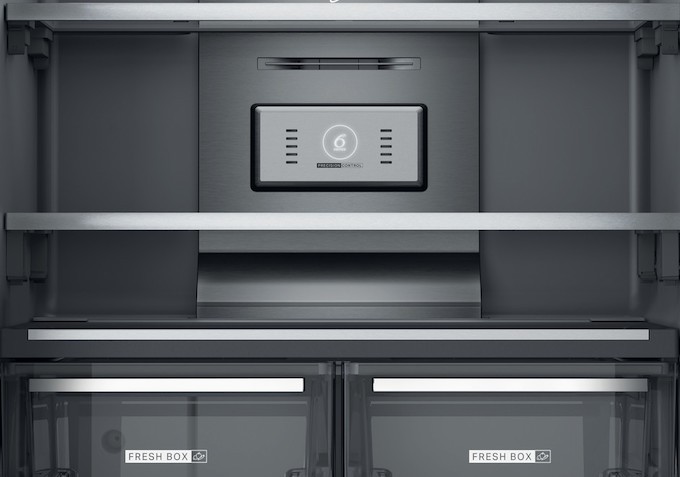 Réfrigérateur combiné  WQ9IFO1BX, Whirlpool  adopte le Black Fiber