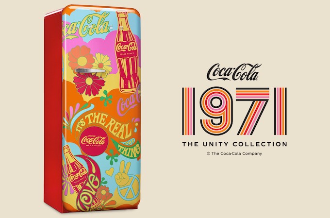 Le réfrigérateur Unity Smeg célèbre les 50 ans de la pub Hilltop  Coca-Cola