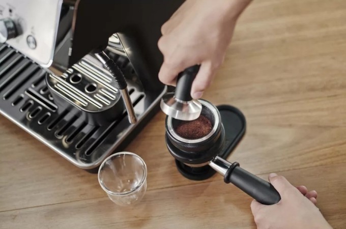 Specialista Arte De’Longhi,  expresso broyeur pour barista en devenir