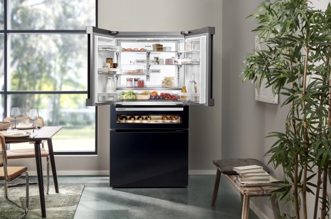 Siemens iQ700 KF96RSBEA, le réfrigérateur multi-portes XXL avec cave à vin intégrée