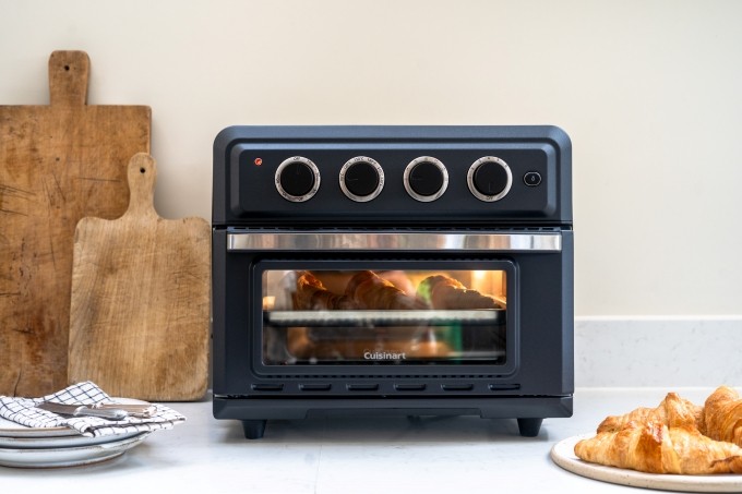 Friteuse à air chaud Mini four de Cuisinart, un appareil polyvalent pour frire sans matière grasse