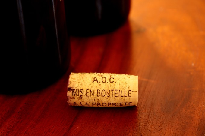 Que signifie la dénomination AOC pour le vin ?
