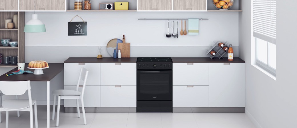 Avec ses nouvelles cuisinières, Indesit met le cap sur un nettoyage facilité