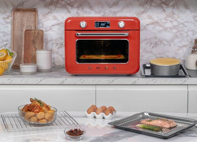 Smeg COF01, le mini four combiné vapeur qui allie élegance et performances