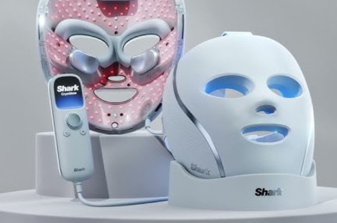 CryoGlow de Shark Beauty : le masque LED médical pour raviver l’éclat de la peau à domicile