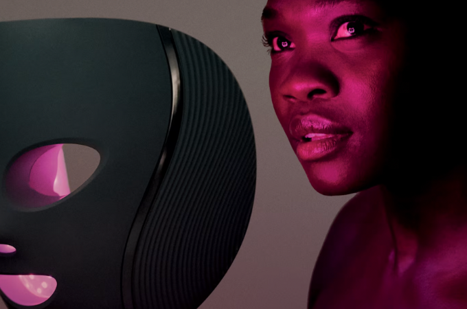 CryoGlow de Shark Beauty : le masque LED médical pour raviver l’éclat de la peau à domicile