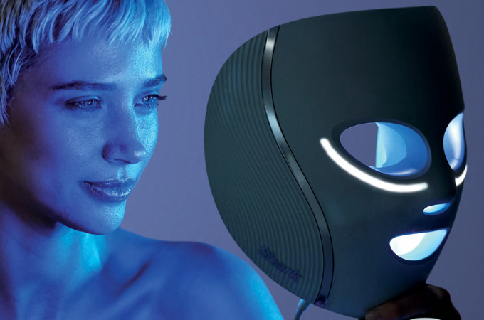 CryoGlow de Shark Beauty : le masque LED médical pour raviver l’éclat de la peau à domicile
